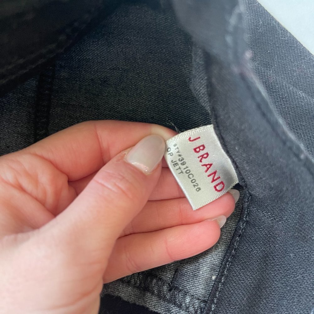 J BRAND SKINNY JEANS STYLE #391 in JETT Size 27 - Picture 3 of 4